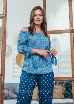 Женская блузка Мара Marca Moderna синяя с цветочным принтом